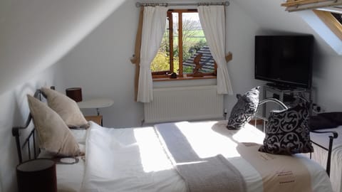 Landhydrock Room | In-room safe, desk, free cribs/infant beds, free WiFi