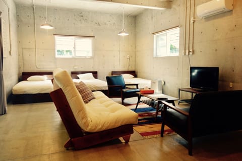 Triple Room | Free WiFi, bed sheets