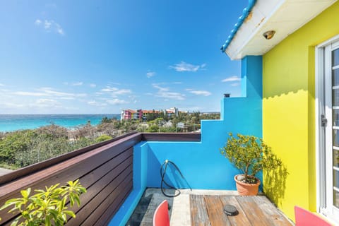 Sea View Quadruple Room with Bathtub | Balcony