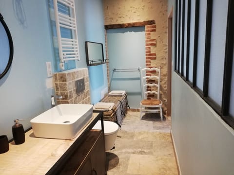 Comfort Double Room, 1 Queen Bed, Non Smoking, Garden View (Hélène) | Bathroom | Shower, hydromassage showerhead, free toiletries, hair dryer