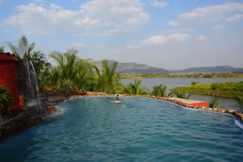 3 outdoor pools, open 8:00 AM to 6:00 PM, pool umbrellas, sun loungers