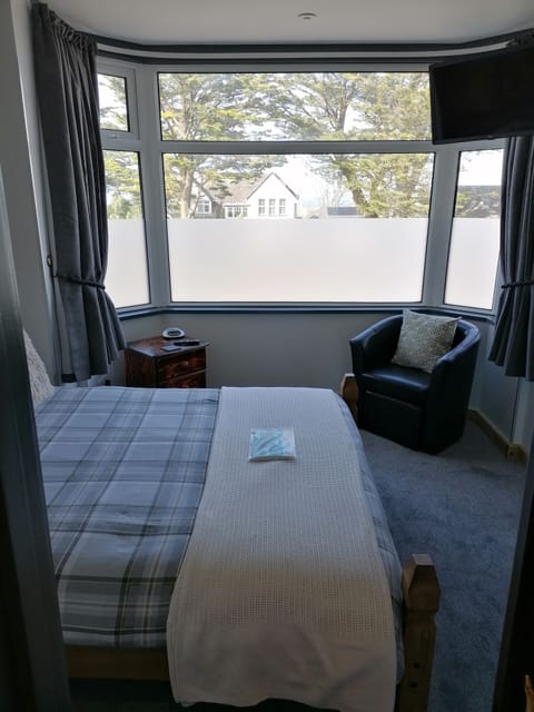 Comfort Double Room, 1 Double Bed, Partial Ocean View | Hypo-allergenic bedding, individually decorated, individually furnished