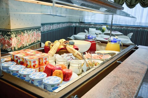 Daily buffet breakfast for a fee