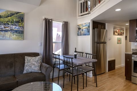 Crab Shack - The dining nook