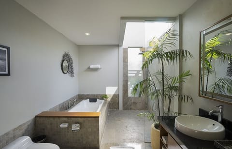 Best-Location 1BR Pvt Villa Seminyak