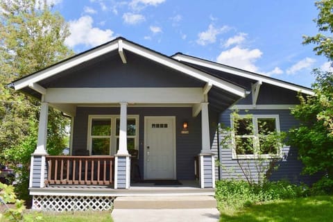 Welcome to Kokanee Cottage