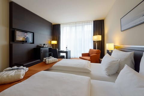 Premium bedding, pillowtop beds, in-room safe, desk