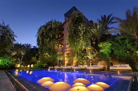 Seasonal outdoor pool, pool umbrellas, sun loungers