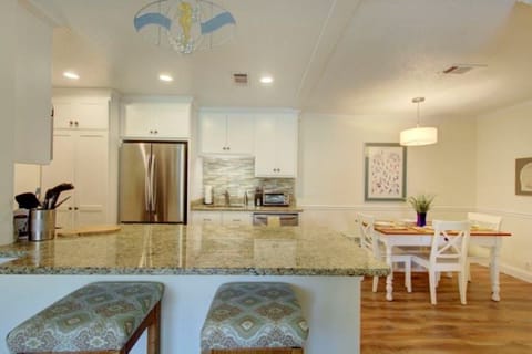 Fully Stocked Kitchen!