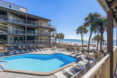 Sandpiper Pool Area Upper Balcony