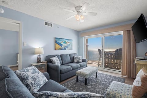 Royal Palms 705 Living area with Gulf view