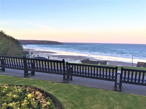 5 minutes walk away from Crescent garden