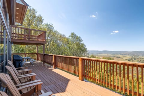 Upper Level Second Floor: Deck