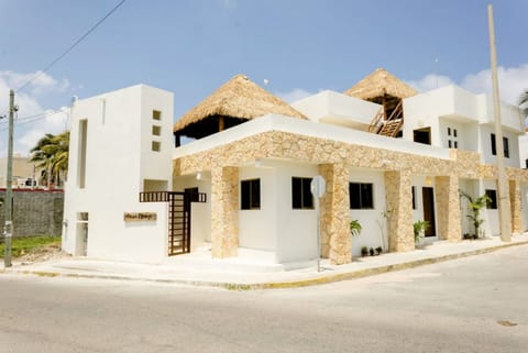 Welcome to Casa Mango (corner view)