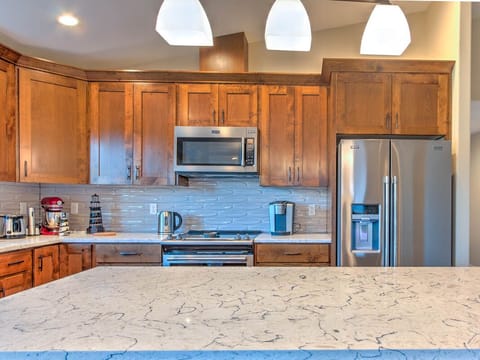 Kitchen - updated stainless steel appliances
