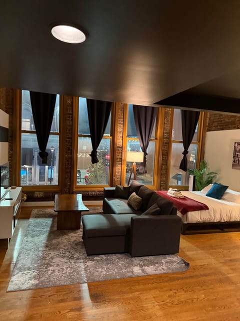 Living Room Unit 3