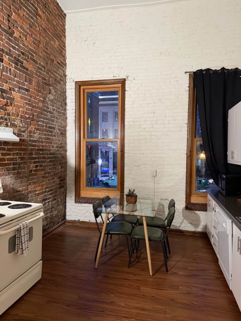Kitchen Unit 6