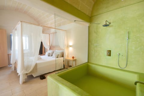 Superior Room | Hypo-allergenic bedding, minibar, in-room safe, desk
