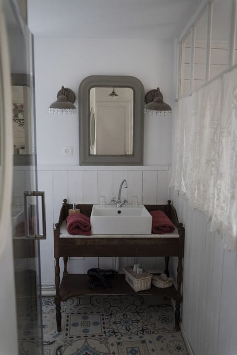 Romantic Studio, Private Bathroom | Bathroom