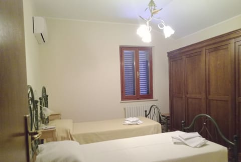 Comfort Apartment, 2 Bedrooms | Free cribs/infant beds, bed sheets