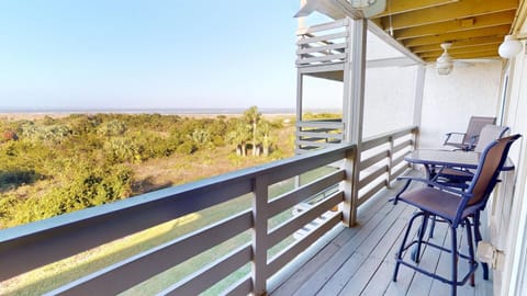 Welcome to Lighthouse Point 16B