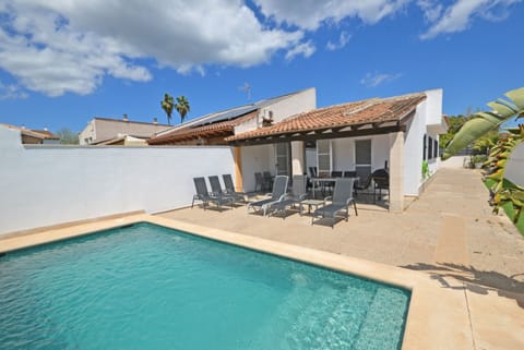 Charming Rufo Casablanca house with private pool, perfect for relaxing near the beach in Mallorca.