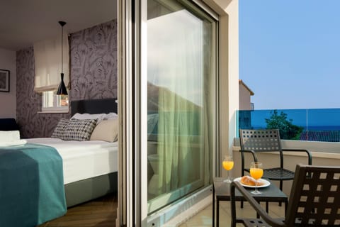 Deluxe Double or Twin Room, Sea View | Balcony
