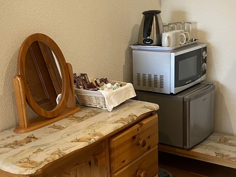 Comfort Triple Room, Non Smoking | Individually decorated, individually furnished, desk, soundproofing