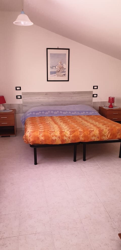 Classic Room | Desk, free WiFi, bed sheets