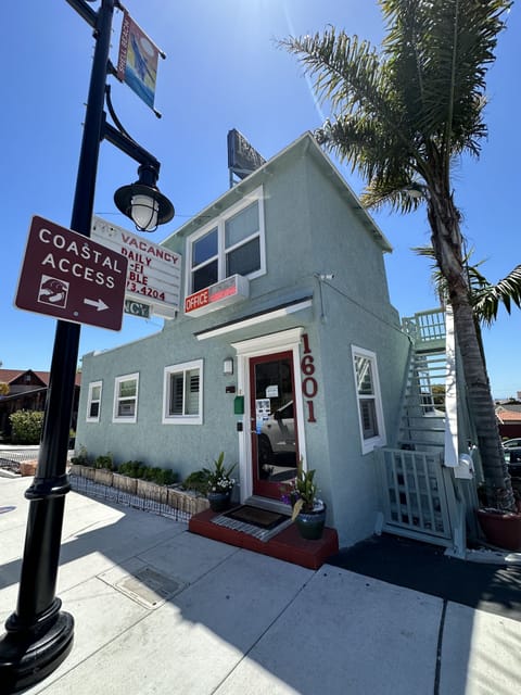 Family Room, Multiple Beds, Non Smoking | Restaurant