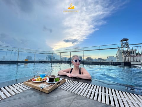 Outdoor pool, sun loungers