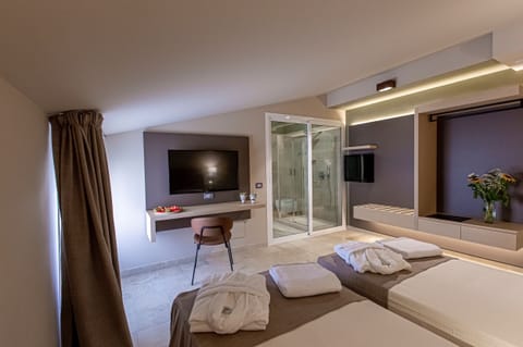 Classic Double or Twin Room | Egyptian cotton sheets, premium bedding, down comforters