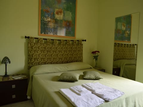 Double Room, 1 Double Bed | Desk, free WiFi, bed sheets