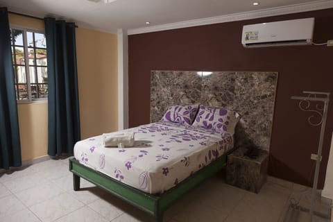 Double Room, 1 Double Bed, Non Smoking, City View | Soundproofing, iron/ironing board (on request), WiFi (free), bed sheets