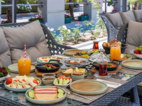 Daily buffet breakfast (EUR 14 per person)