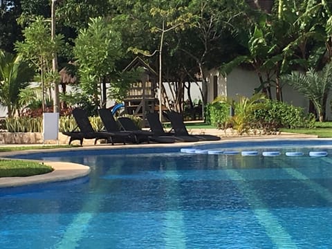 2 semi-olimpic pools
