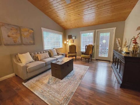 Olympic Guesthouse - Emerald Valley Inn