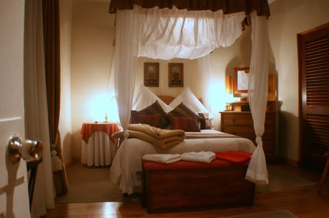 10 bedrooms, individually furnished, blackout drapes, free WiFi