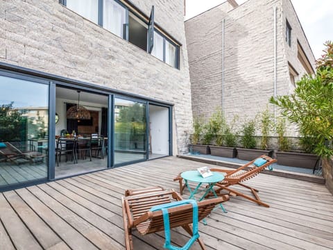 Property, Window, Building, Wood, Interior Design, Outdoor Furniture, Plant, Architecture, Flooring, Floor