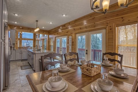 Wrap around views from kitchen dining table