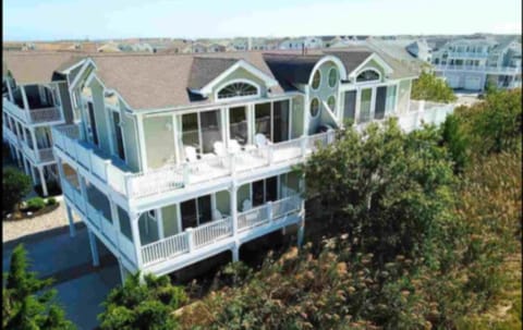 Relax Enjoy and Unwind in Luxury. Water Views and amazing Sunsets!