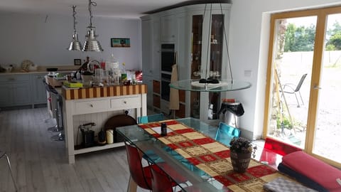 South view of the kitchen dinner area, seats 8 people