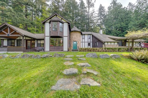 Camano Island Vacation Rental | 4BR | 3.5BA | 4,255 Sq Ft