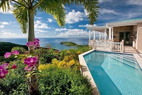 Perched above Fish Bay w cooling trade winds & the sounds of the surf below.