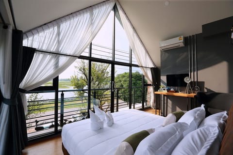 Deluxe Room with Lake View | Lake view