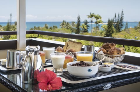 Superior Studio, Partial Sea View | Beach/ocean view