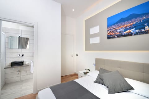 Comfort Room, City View (2) | Bathroom | Shower, free toiletries, hair dryer, towels