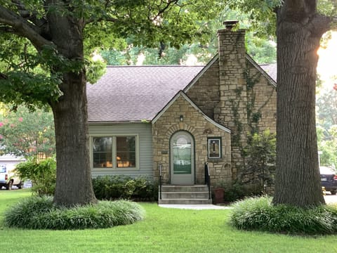 Oakhaven Cottage built in 1938 - an historic example of architecture of the time