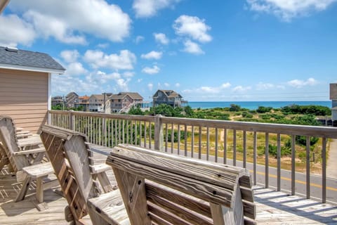 surf-or-sound-realty-treasure-island-825-view-2