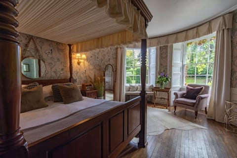 Deluxe Room | Individually decorated, individually furnished, desk, free WiFi